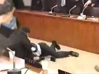 fight in the japanese parliament judo-master